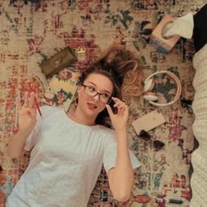 Meet your Posher, Maria clara